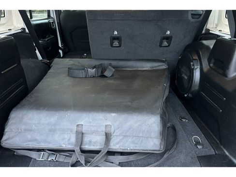 Used 2022 Jeep Wrangler Unlimited Sport image 17