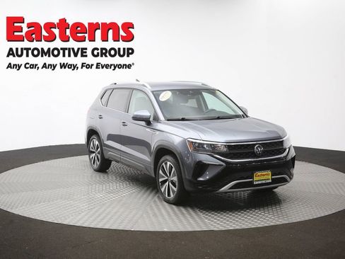 Used 2024 Volkswagen Taos SE FWD image 48