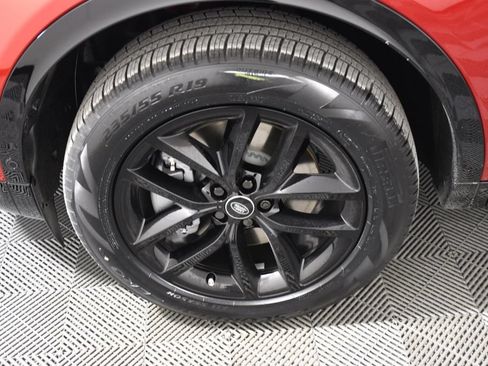 Certified 2025 Land Rover Discovery Sport Dynamic SE AWD/4WD image 11