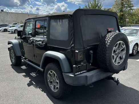 Used 2015 Jeep Wrangler Unlimited Rubicon w/ Connectivity Group image 4