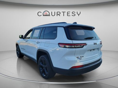 Certified 2023 Jeep Grand Cherokee L Laredo AWD/4WD image 2