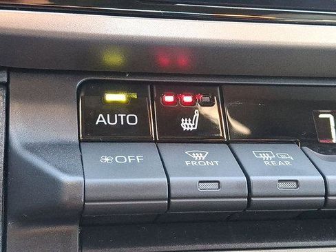 Certified 2025 Toyota Camry SE image 21