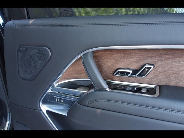 Used 2025 Land Rover Range Rover Long Wheelbase SE AWD/4WD image 15
