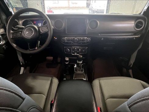 Used 2023 Jeep Wrangler Unlimited w/ Sun & Screen Package AWD/4WD image 21