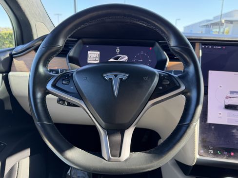 Used 2020 Tesla Model X Long Range image 21