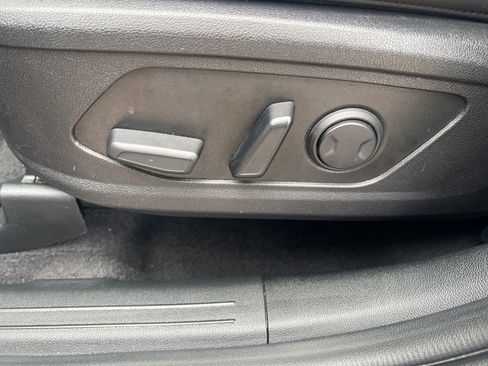 Certified 2025 Kia Sorento S w/ Panoramic Sunroof Package image 51