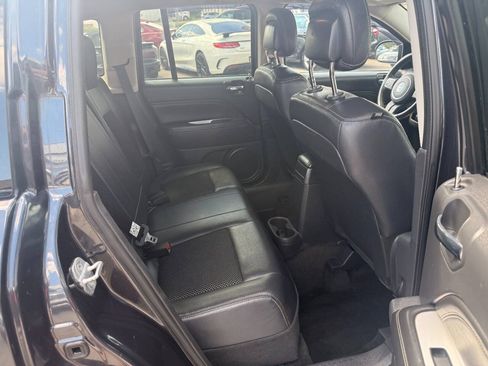 Used 2014 Jeep Compass Latitude w/ Sun/Sound Group AWD/4WD image 31