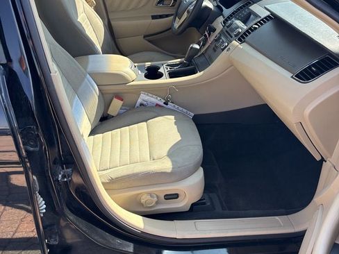 Used 2016 Ford Taurus SE image 27