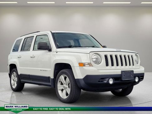 Used 2013 Jeep Patriot Latitude w/ Sun/Sound Group AWD/4WD image 1