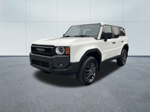 Certified 2025 Toyota Land Cruiser image 2