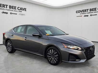 Used 2023 Nissan Altima 2.5 SV