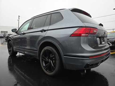 Certified 2023 Volkswagen Tiguan SE R-Line image 5