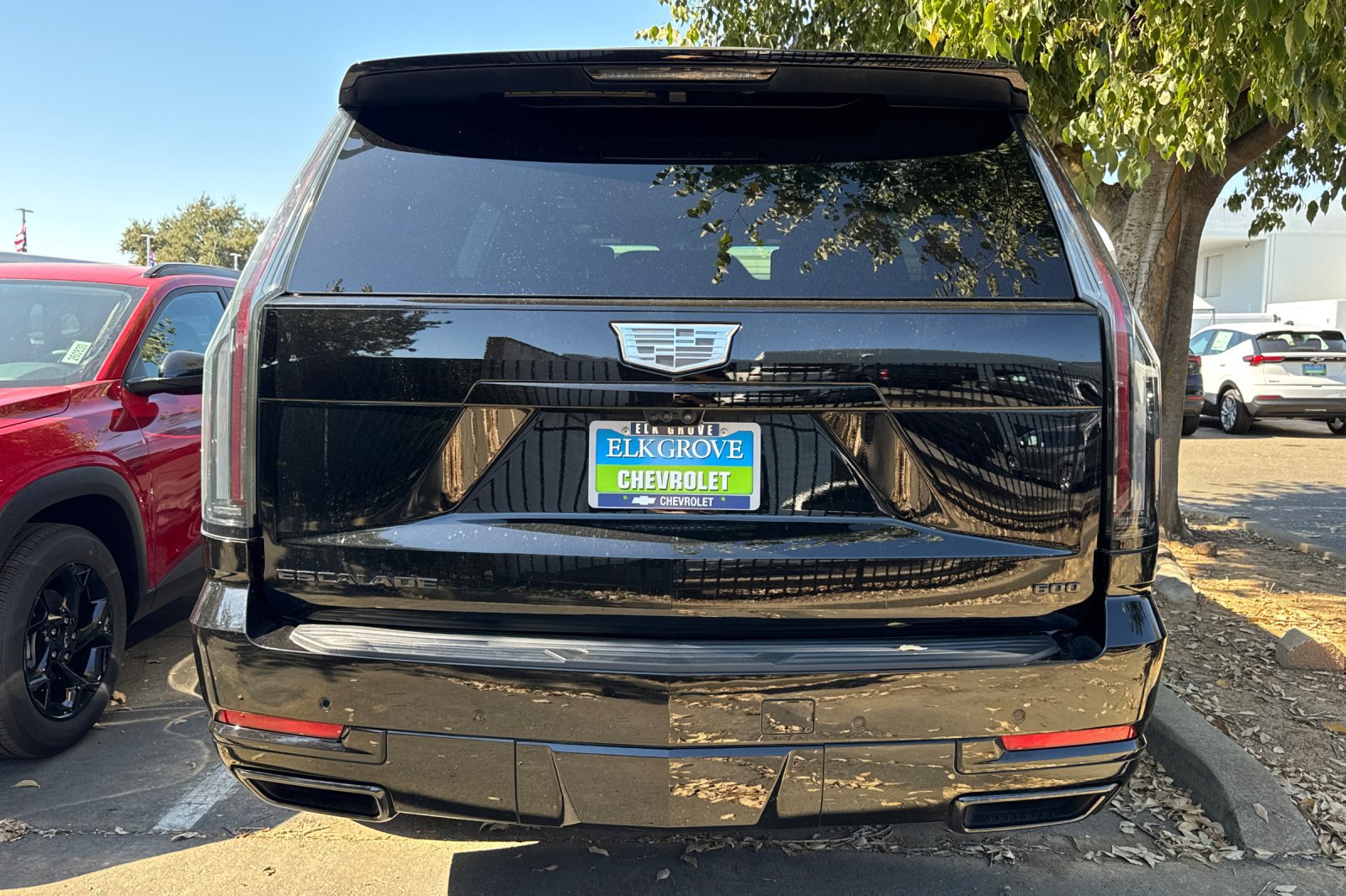 Used 2025 Cadillac Escalade Sport Platinum w/ LPO, ONYX Package AWD/4WD image 5