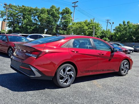 Certified 2025 Hyundai Elantra Sport FWD image 6