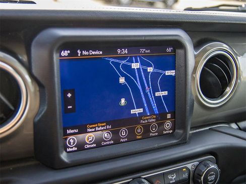 Used 2023 Jeep Gladiator Overland image 31