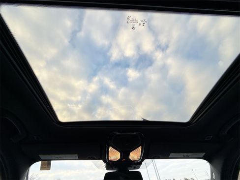 Used 2020 BMW 330i xDrive 330i xDrive w/ Premium Package image 16