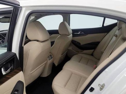 Used 2018 Nissan Maxima Platinum image 10