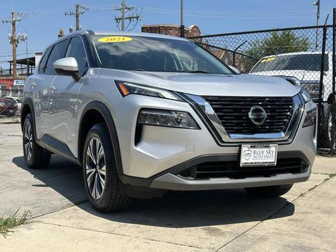 Used 2021 Nissan Rogue SV FWD image 3