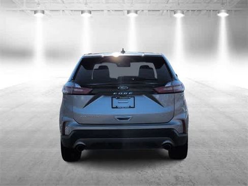 Used 2024 Ford Edge Titanium image 7