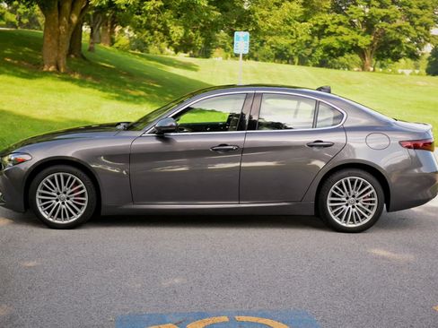 Used 2018 Alfa Romeo Giulia Ti w/ Quick Order Package 22X Lusso AWD/4WD image 34