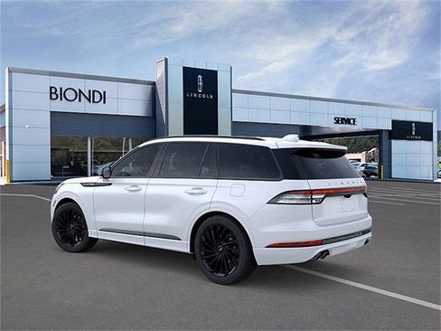 New 2026 Lincoln Aviator Reserve w/ Jet Appearance Package image 4