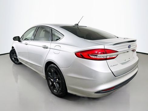 Used 2018 Ford Fusion SE w/ Equipment Group 201A image 5