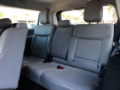 Used 2025 Ford Expedition Max Active AWD/4WD image 37