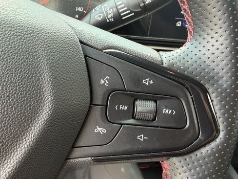 Used 2024 Chevrolet Trax RS w/ Driver Confidence Package FWD image 18