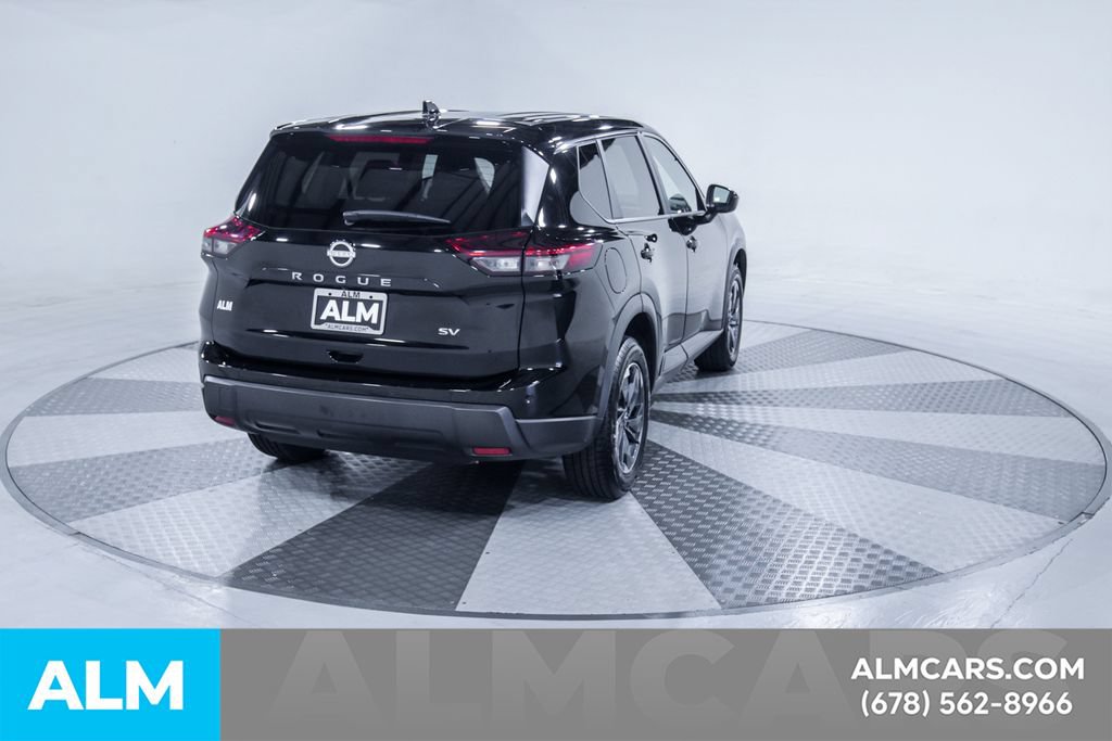 Used 2024 Nissan Rogue SV FWD image 9