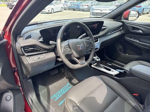 Certified 2025 Buick Envista Avenir image 10