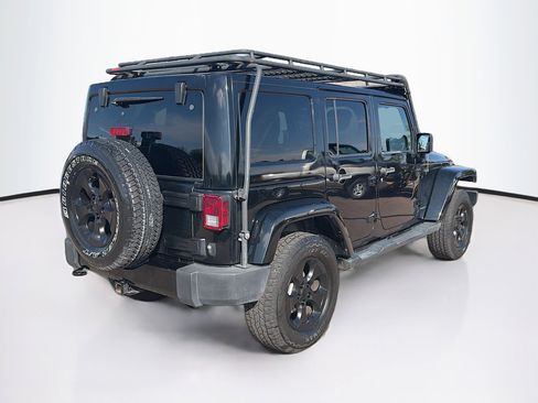 Used 2014 Jeep Wrangler Unlimited Sahara AWD/4WD image 9