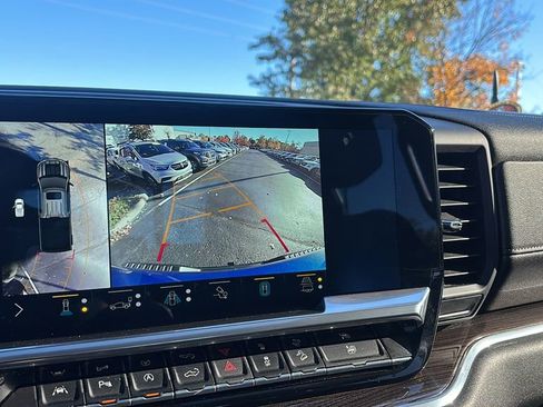 Used 2022 Chevrolet Silverado 1500 LT Trail Boss w/ LT Trail Boss Premium Package image 22