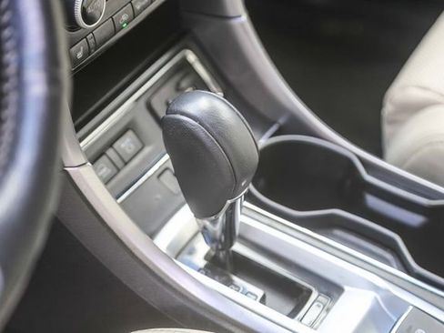 Used 2022 Subaru Ascent Limited w/ Technology Package image 22