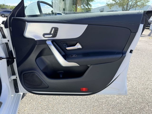 Used 2025 Mercedes-Benz CLA 250 4MATIC image 8