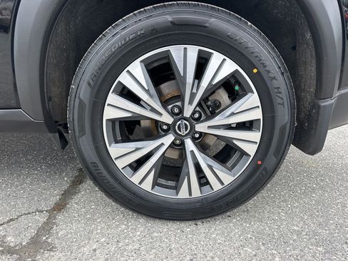 Used 2021 Nissan Rogue SV image 28