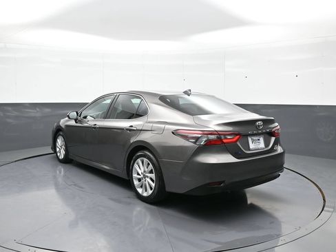 Used 2021 Toyota Camry LE AWD/4WD image 8