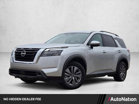 Used 2025 Nissan Pathfinder SV FWD image 1