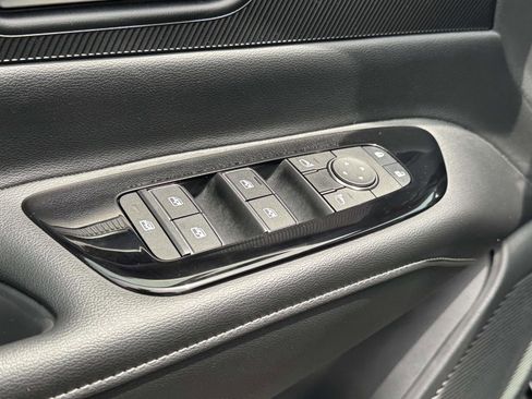 Certified 2025 Nissan Murano SV AWD/4WD image 15