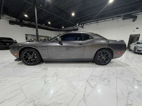 Used 2022 Dodge Challenger R/T w/ Blacktop Package image 5