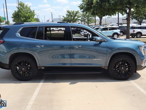 Used 2025 GMC Acadia Denali w/ LPO, Floor Liner Package FWD image 2