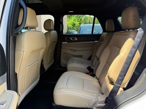 Used 2016 Ford Explorer Limited w/ Equipment Group 301A AWD/4WD image 15
