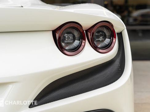 Used 2022 Ferrari F8 Tributo image 19