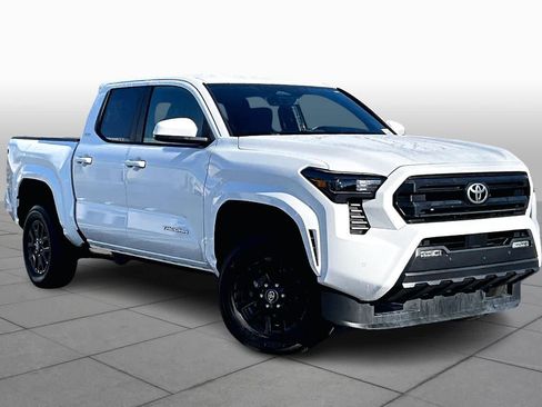 Used 2024 Toyota Tacoma SR5 image 3
