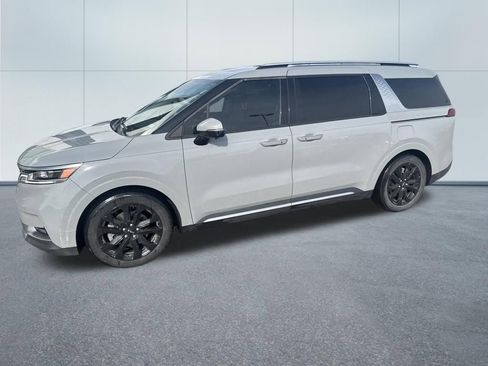 Used 2023 Kia Carnival SX Prestige FWD image 5