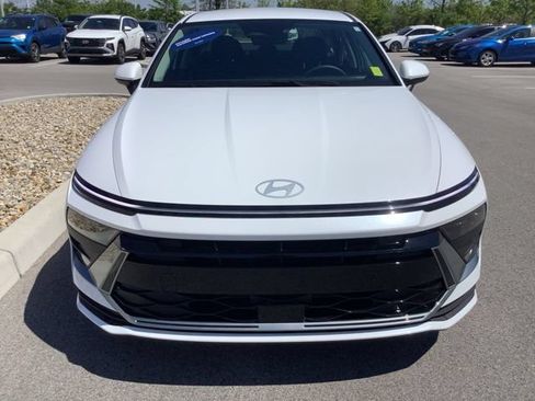 Used 2026 Hyundai Sonata SE FWD image 3
