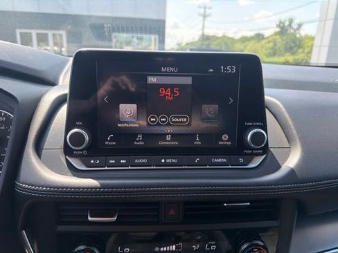 Used 2026 Nissan Rogue SV AWD/4WD image 14
