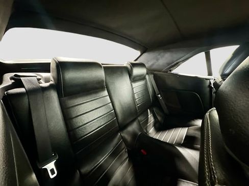 Used 2010 Ford Mustang GT Premium RWD image 26