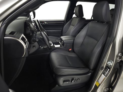 Used 2022 Lexus GX 460 Premium w/ Premium Package image 17