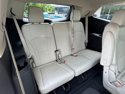 Used 2024 Buick Enclave Essence w/ Technology Package FWD image 11