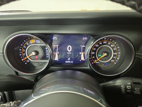 Used 2020 Jeep Wrangler Unlimited Sahara AWD/4WD image 17